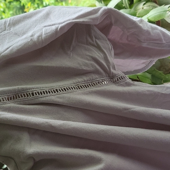 UNIQLO Spring Blouse Light Purple Color Size Small with Lace Details - Picture 4 of 6